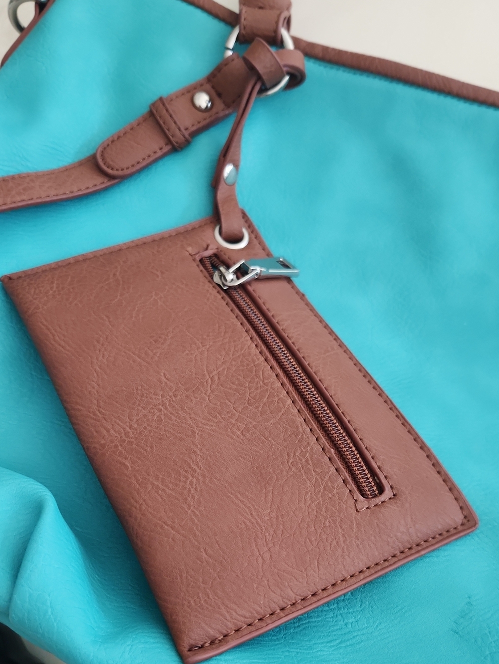 Black Rivet Turquoise and Brown Two-Piece Tote Set - Picture 2 of 5